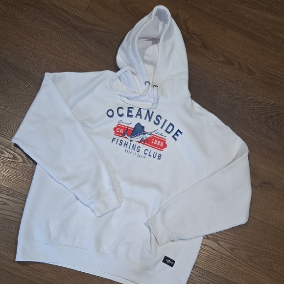 shark tee Other - SHARK TEE GRAPHIC HOODIE SIZE LARGE. #7372